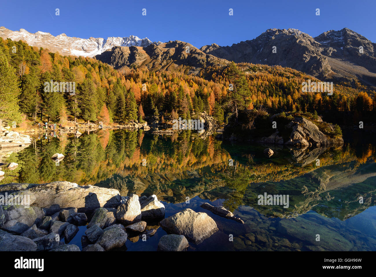 Il lago di Saoseo (2028 m) con Scima di Saoseo (3264 m), Cima da Rugiul (2987 m) und Piz dal Teo (3049 m), Valposchiavo, Grigioni, Swi Foto Stock