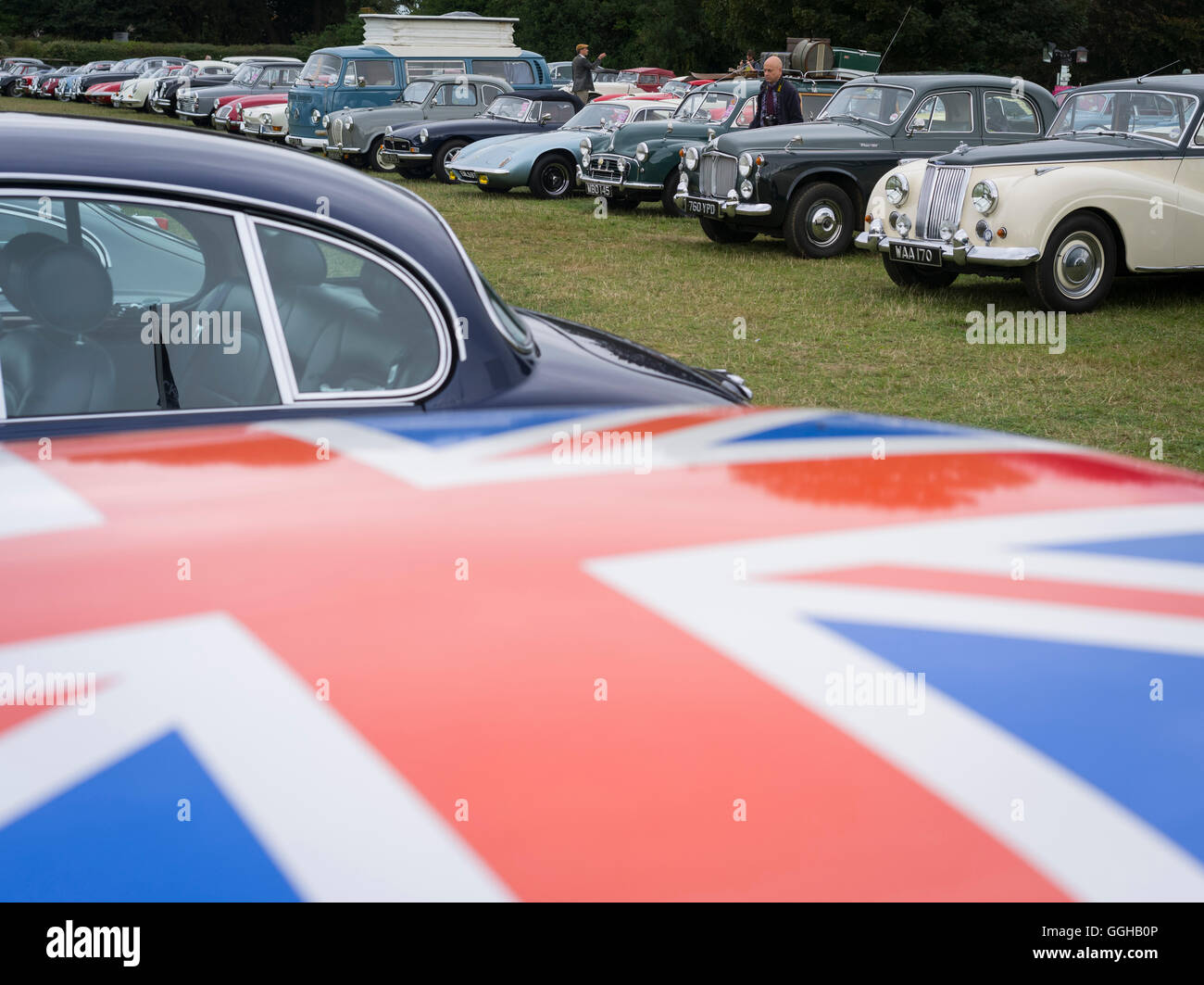 Area di parcheggio, Goodwood, racing, auto racing, classic car, Chichester, Sussex, Regno Unito, Gran Bretagna Foto Stock