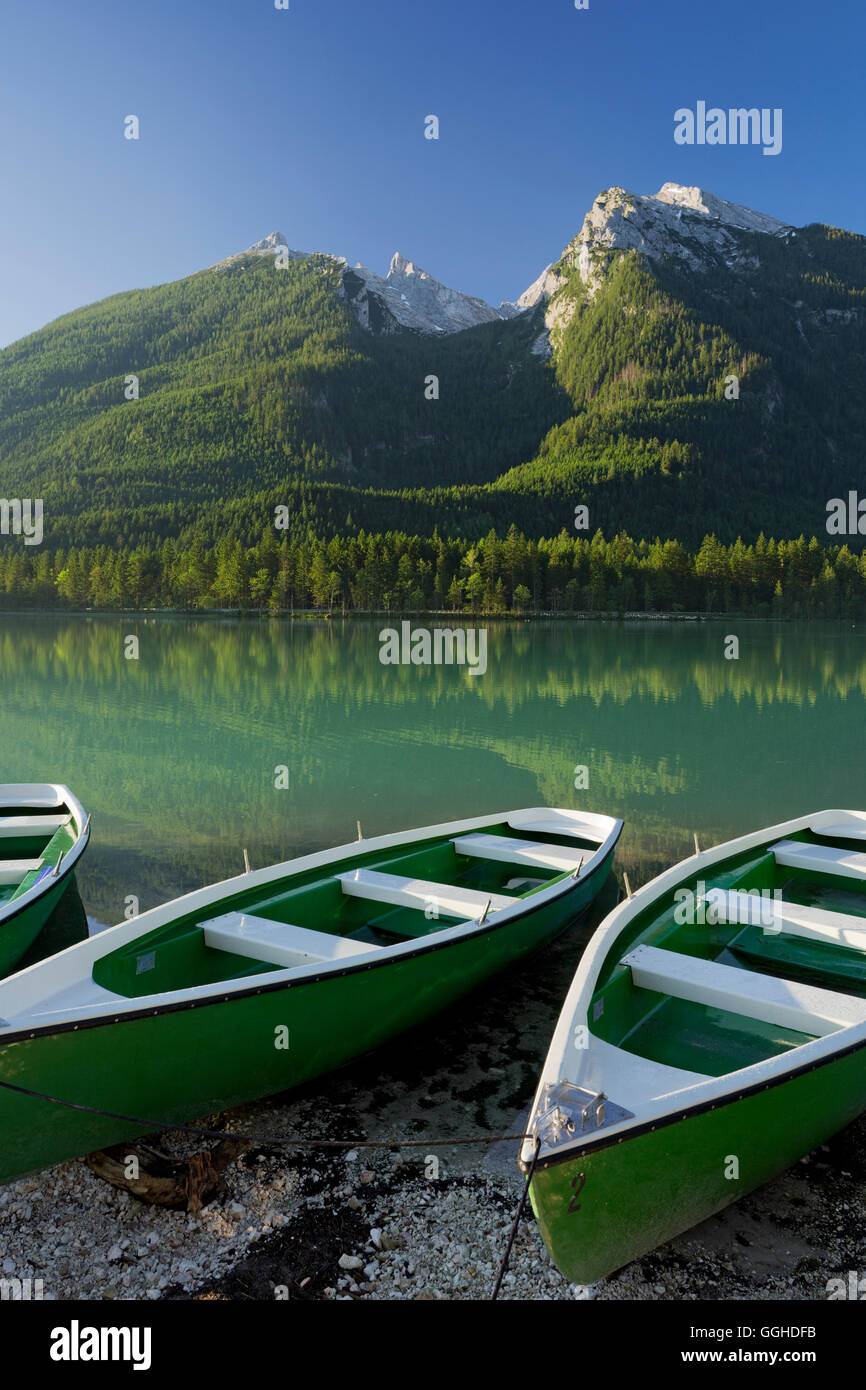 Barche sul lago Hintersee, Berchtesgadener Land di Baviera, Germania Foto Stock