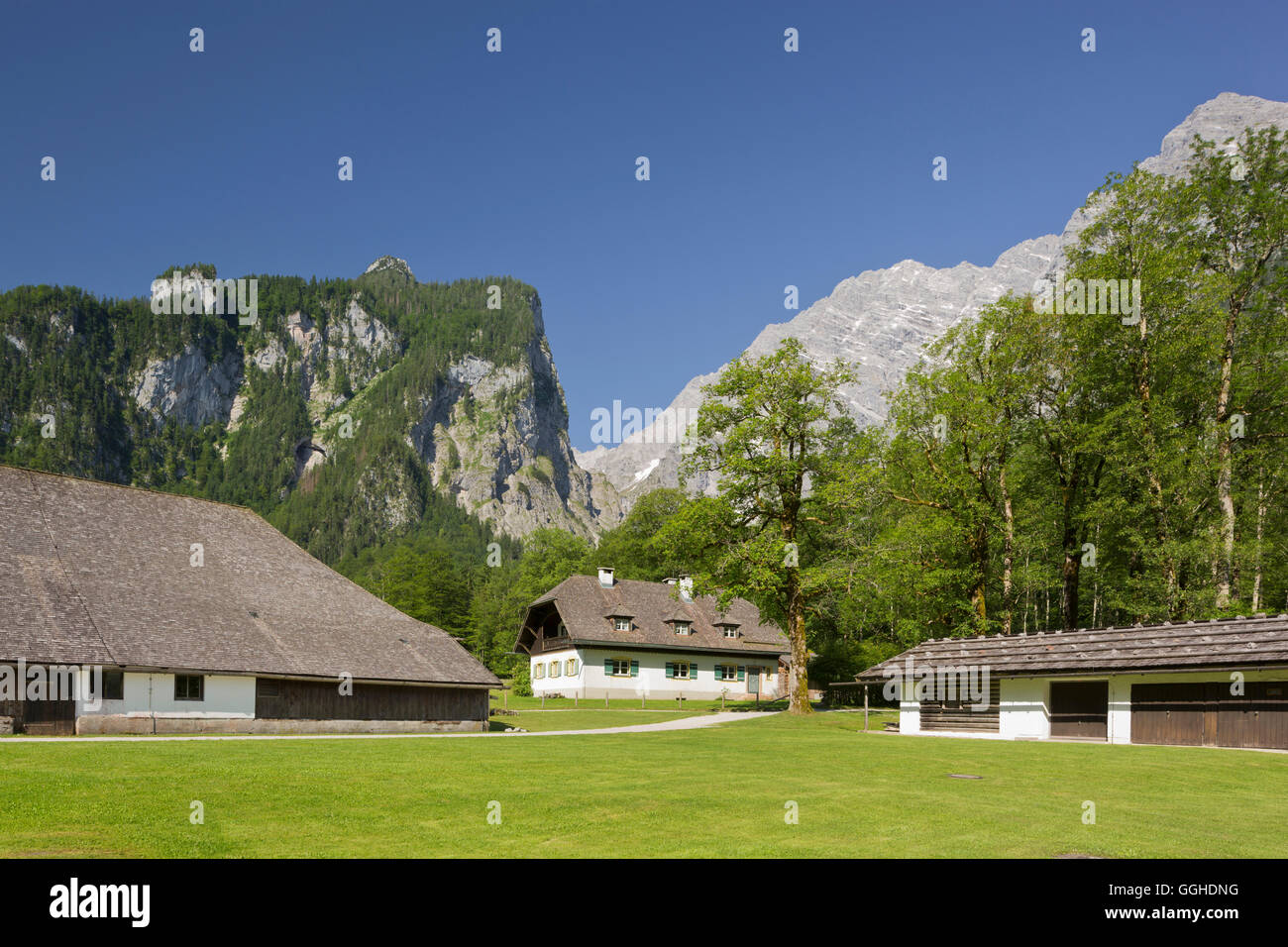 Agriturismo in SAN Bartholomae, lago Koenigssee, Watzmann in background, Parco Nazionale di Berchtesgaden, Berchtesgadener Land, Ba Foto Stock