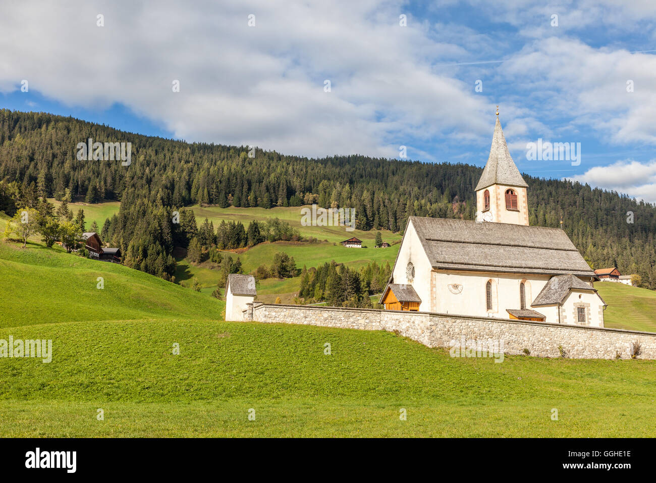 Geografia / viaggi, Italia, Alto Adige, chiesa di San Vito in Val di Braies, Additional-Rights-Clearance-Info-Not-Available Foto Stock