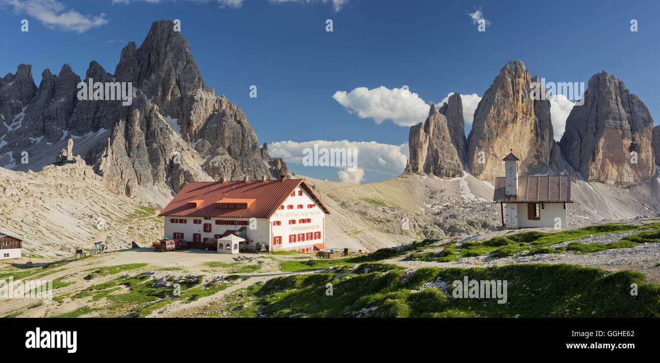 Cappella a Tre Cime di Lavaredo, Alto Adige, Dolomiti, Italia Foto Stock