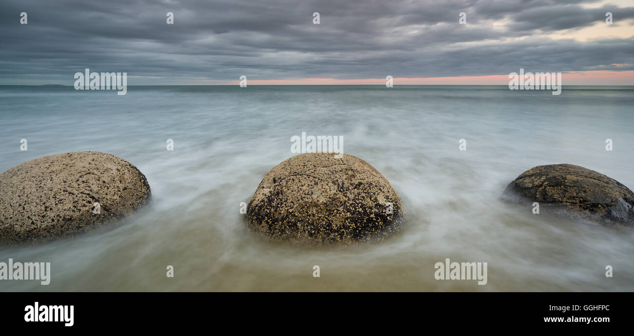 Moeraki Boulders, Otago, Isola del Sud, Nuova Zelanda Foto Stock