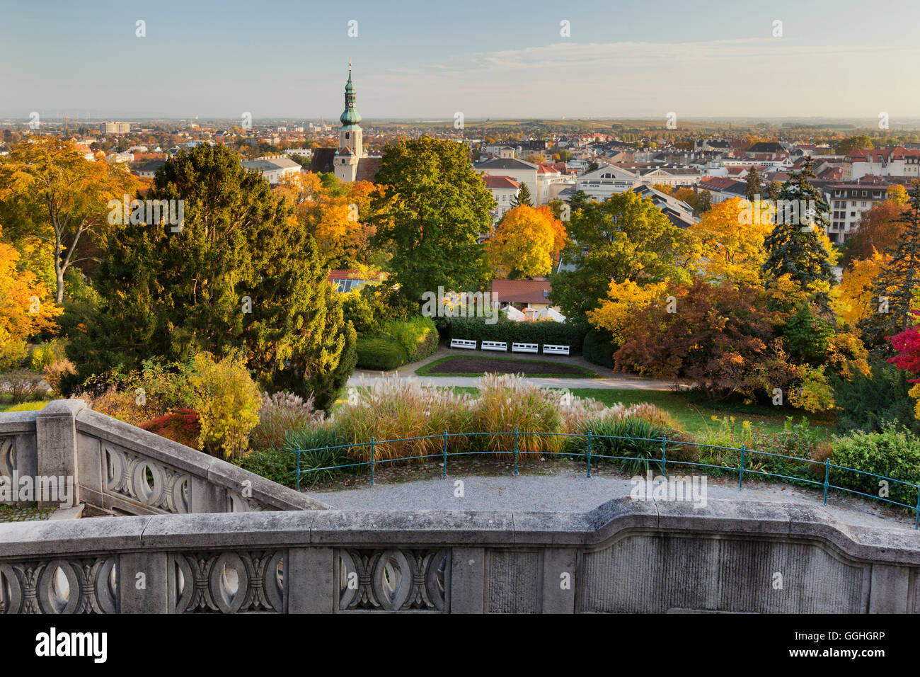 La chiesa parrocchiale e il parco con Beethoven tempio di Baden vicino a Vienna, Austria Inferiore, Austria Foto Stock