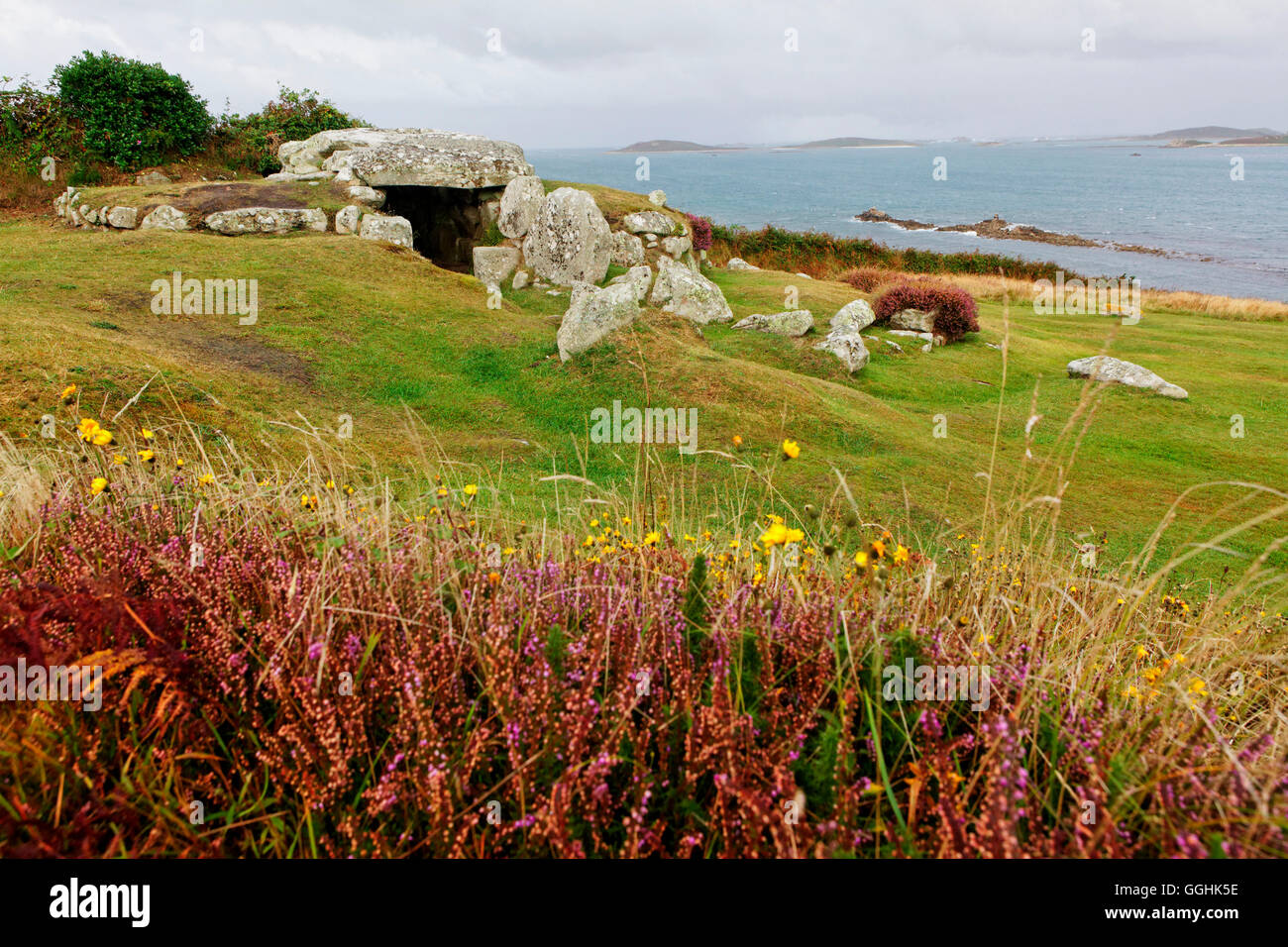 Tomba preistorica, Bant's Carn, St Marys, isole Scilly, Cornwall, Inghilterra, Gran Bretagna Foto Stock