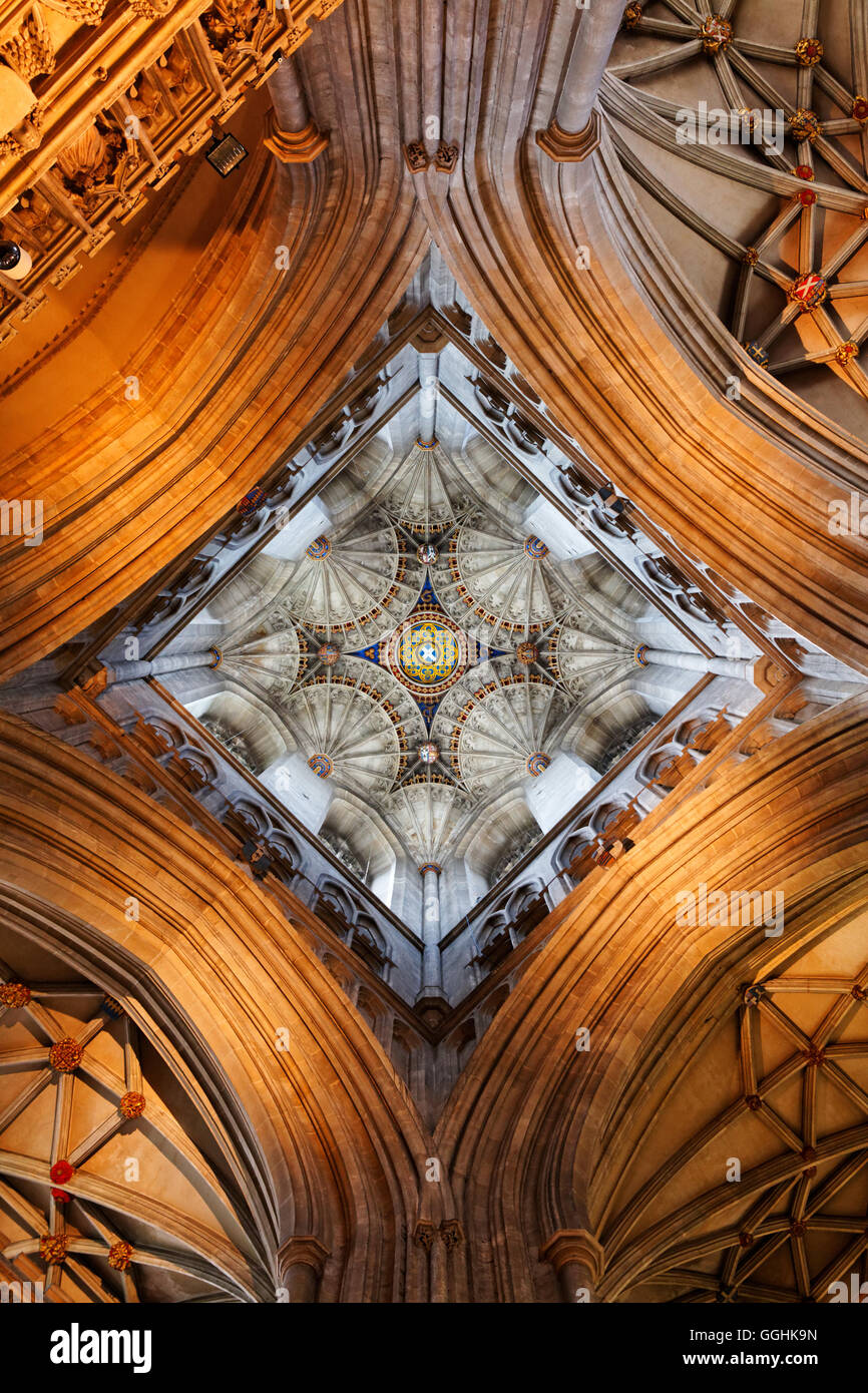 Vault e la torre della cattedrale di Canterbury, Canterbury, nel Kent, Inghilterra, Gran Bretagna Foto Stock
