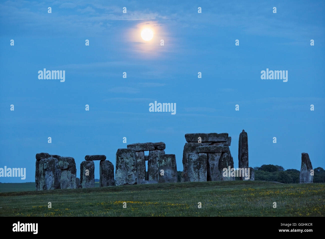 Stonehenge al chiaro di luna, Amesbury, Wiltshire, Inghilterra, Gran Bretagna Foto Stock