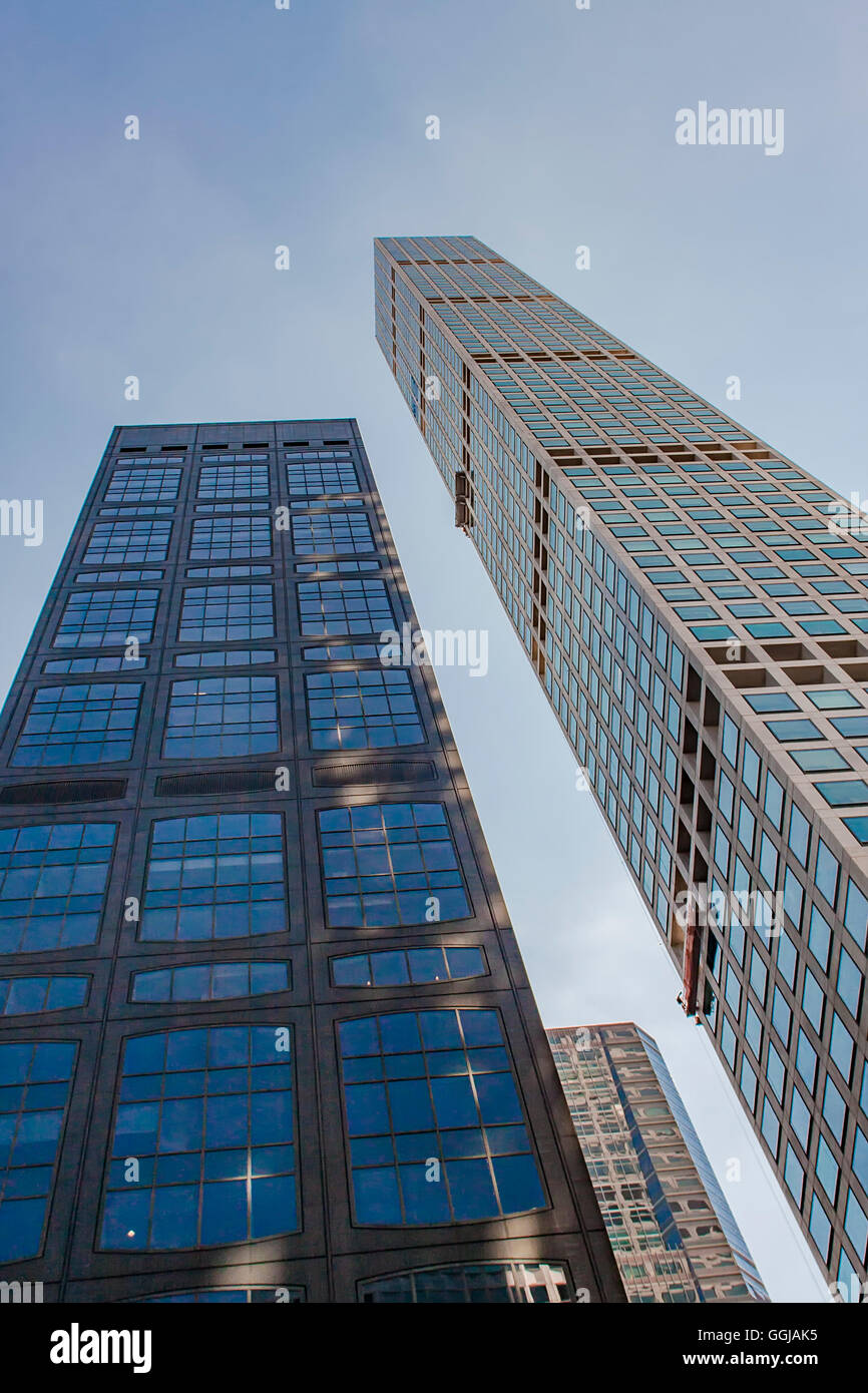 Vista al grattacielo moderno nella città di New York Foto Stock