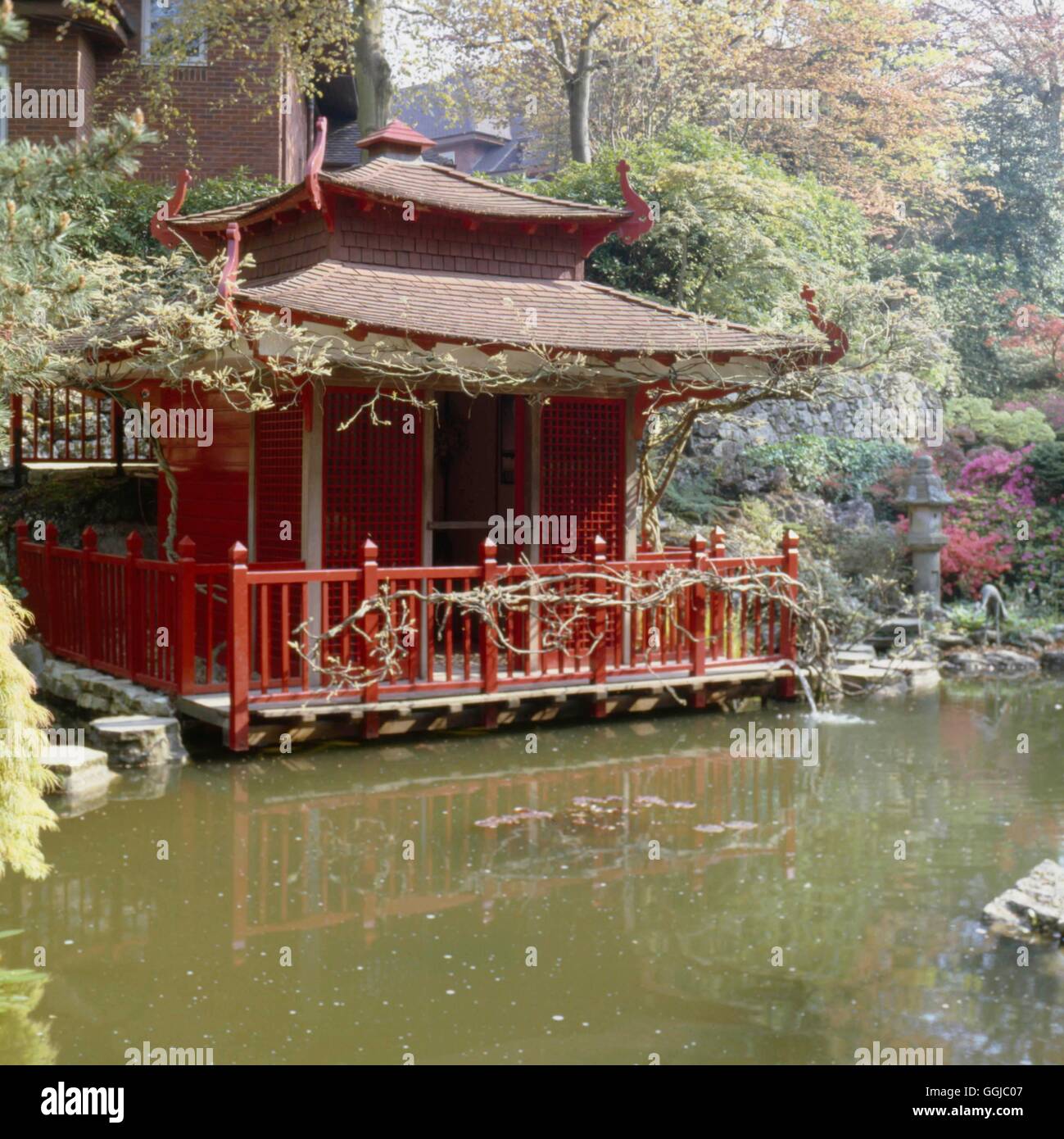Giardino giapponese - a Compton Acres Dorset. JAG016381 Foto Stock