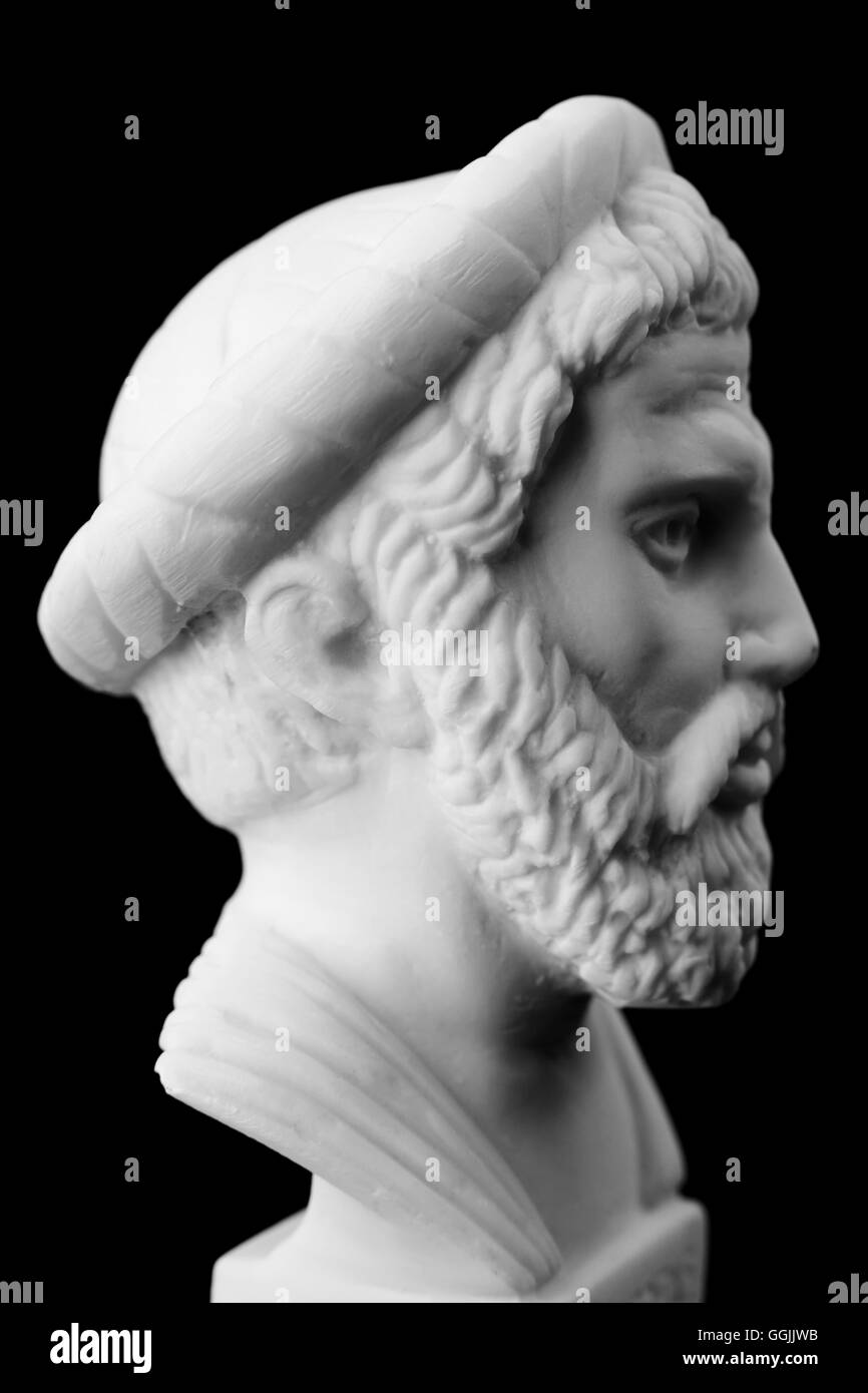 Pitagora di Samo, è stato un importante filosofo greco, matematico, geometra e teorico musicale. White busto in marmo. Foto Stock