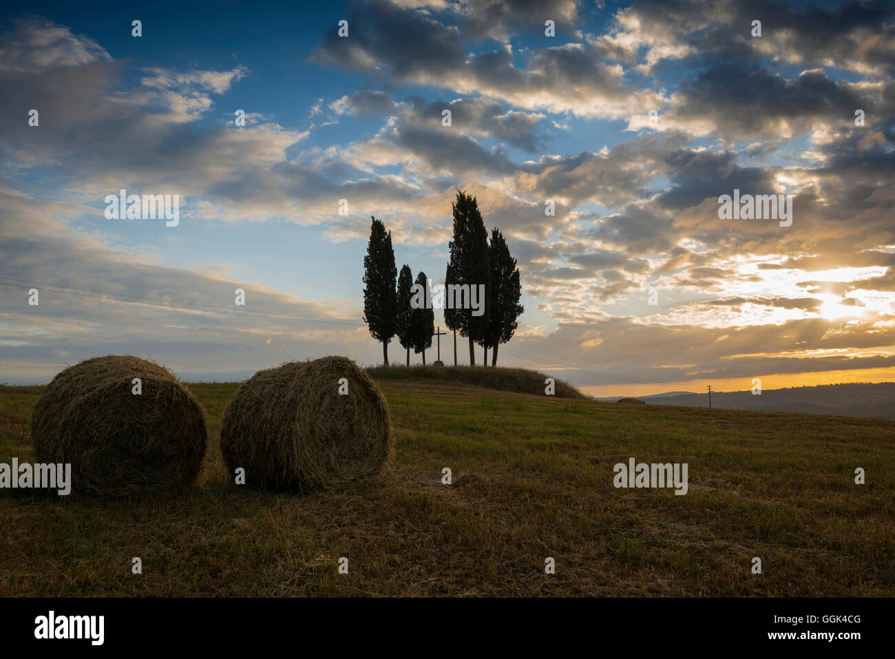 Il paesaggio nei pressi di San Quirico d'Orcia, Val d'Orcia, in provincia di Siena, Toscana, Italia, patrimonio mondiale dell UNESCO Foto Stock