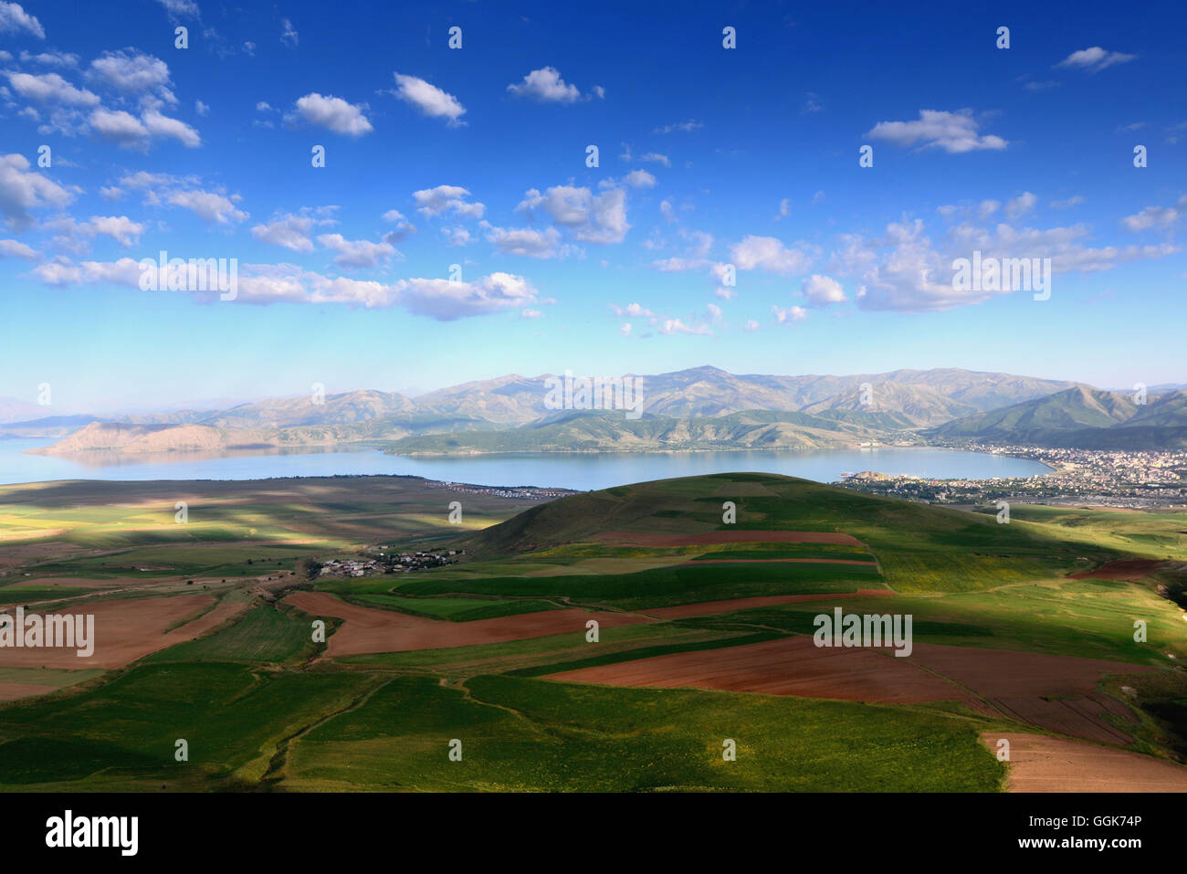 Vista Tatvan presso il lago Van, curdi della zona popolata, Anatolia Orientale, orientale della Turchia Turchia Foto Stock