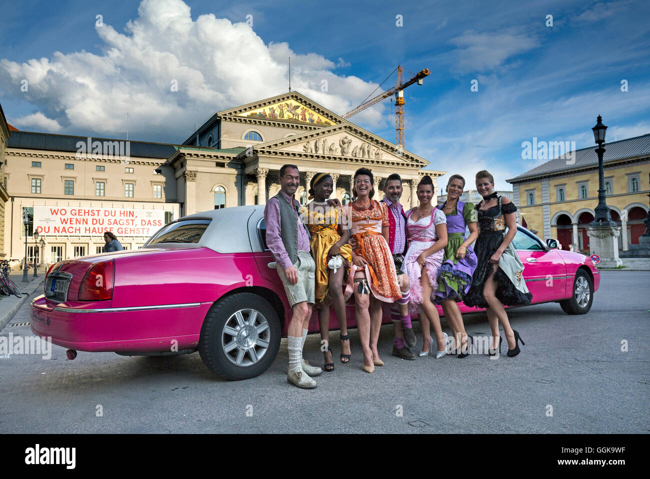Luigi di Monaco con la sua nuova collezione, Opernplatz, Monaco di Baviera, Baviera, Baviera, Germania Foto Stock