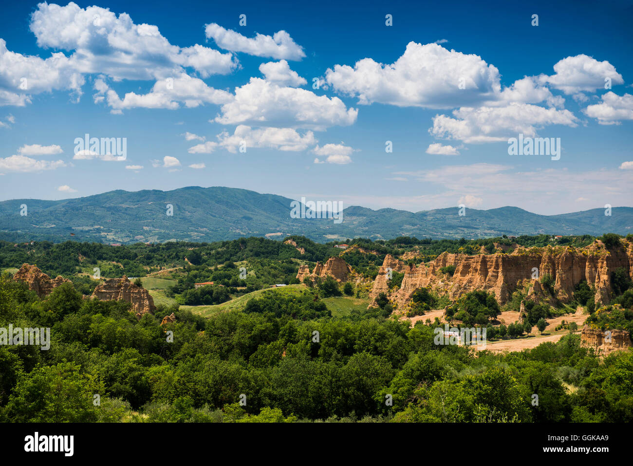 Il paesaggio nei pressi di Loro Ciuffenna, Provincia di Arezzo, Toscana, Italia Foto Stock