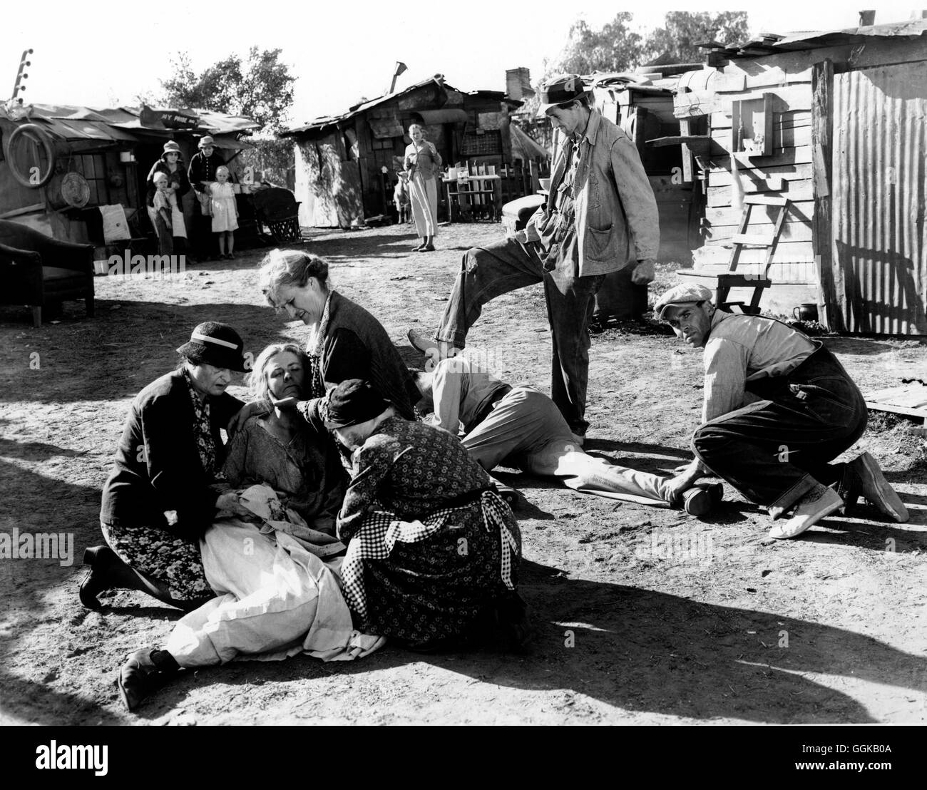 FRüCHTE DES ZORNS / Le uve di ira USA 1940 / John Ford Szene mit Jane Darwell, liegend (Ma Joad), John Carradine (Casy), Henry Fonda, rechts (Tom Joad) Regie: John Ford aka. Le uve di ira Foto Stock