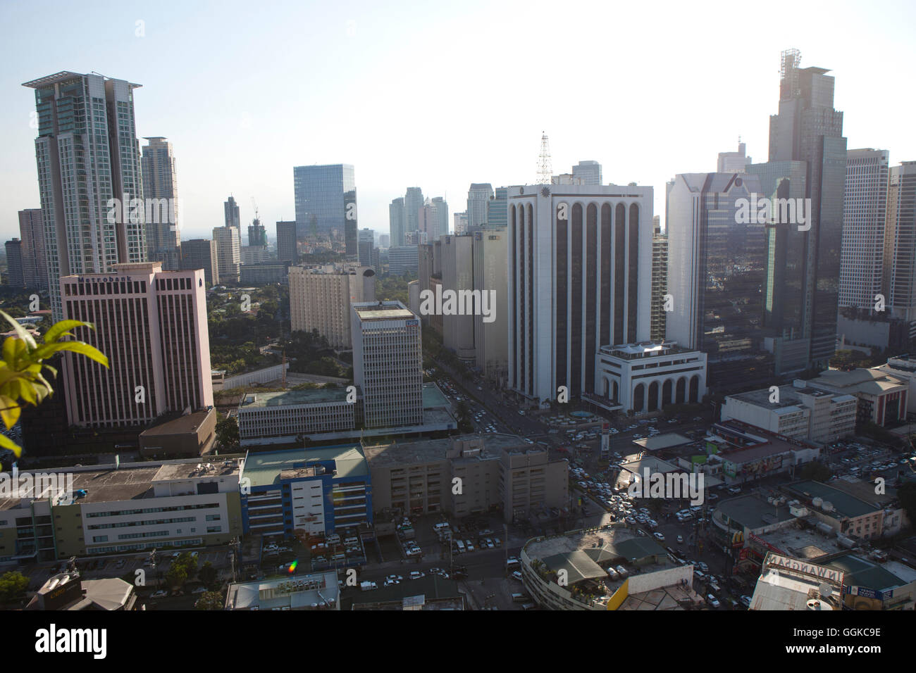 Makati City, il quartiere finanziario e degli affari nel centro oft ha capitale Metro Manila, Filippine, Asia Foto Stock