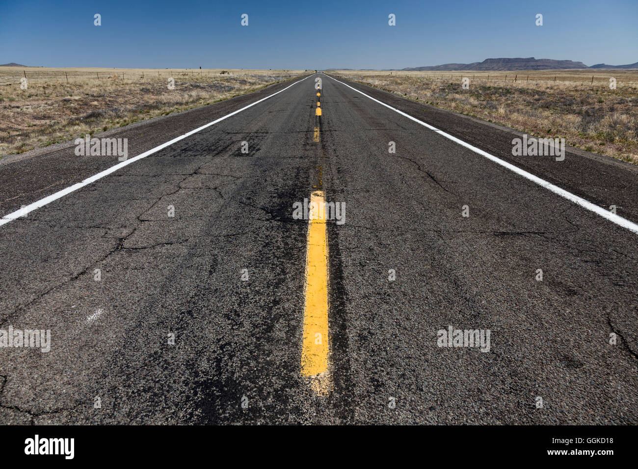 Su strada attraverso l'Altopiano del Colorado, Arizona, Stati Uniti d'America Foto Stock