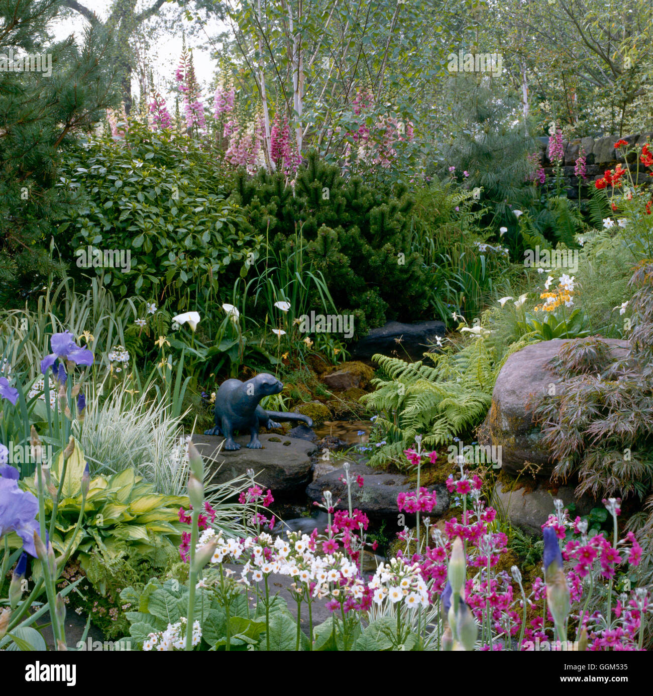 Streaming - con la statua di lontra (si prega di credito: Foto Hort/progettisti P Hogan & D Edmunds) (Chelsea FS 97) STM073352 Com Foto Stock