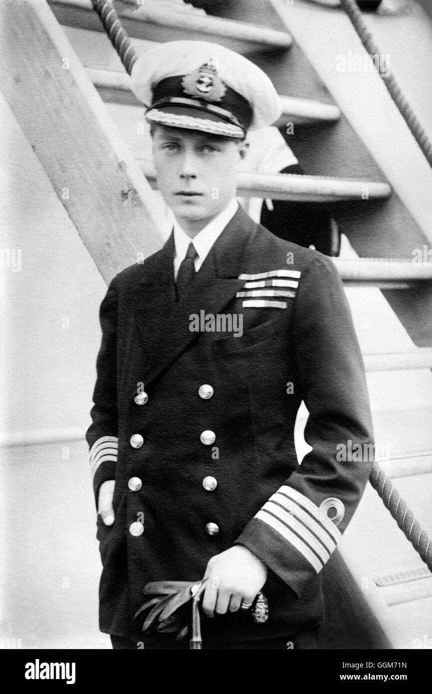 Edward VIII. Ritratto del Principe di Galles, futuro re Edward VIII e il Duca di Windsor (1894-1972), in naval uniforme. Foto non datata da Bains Servizio Notizie Foto Stock