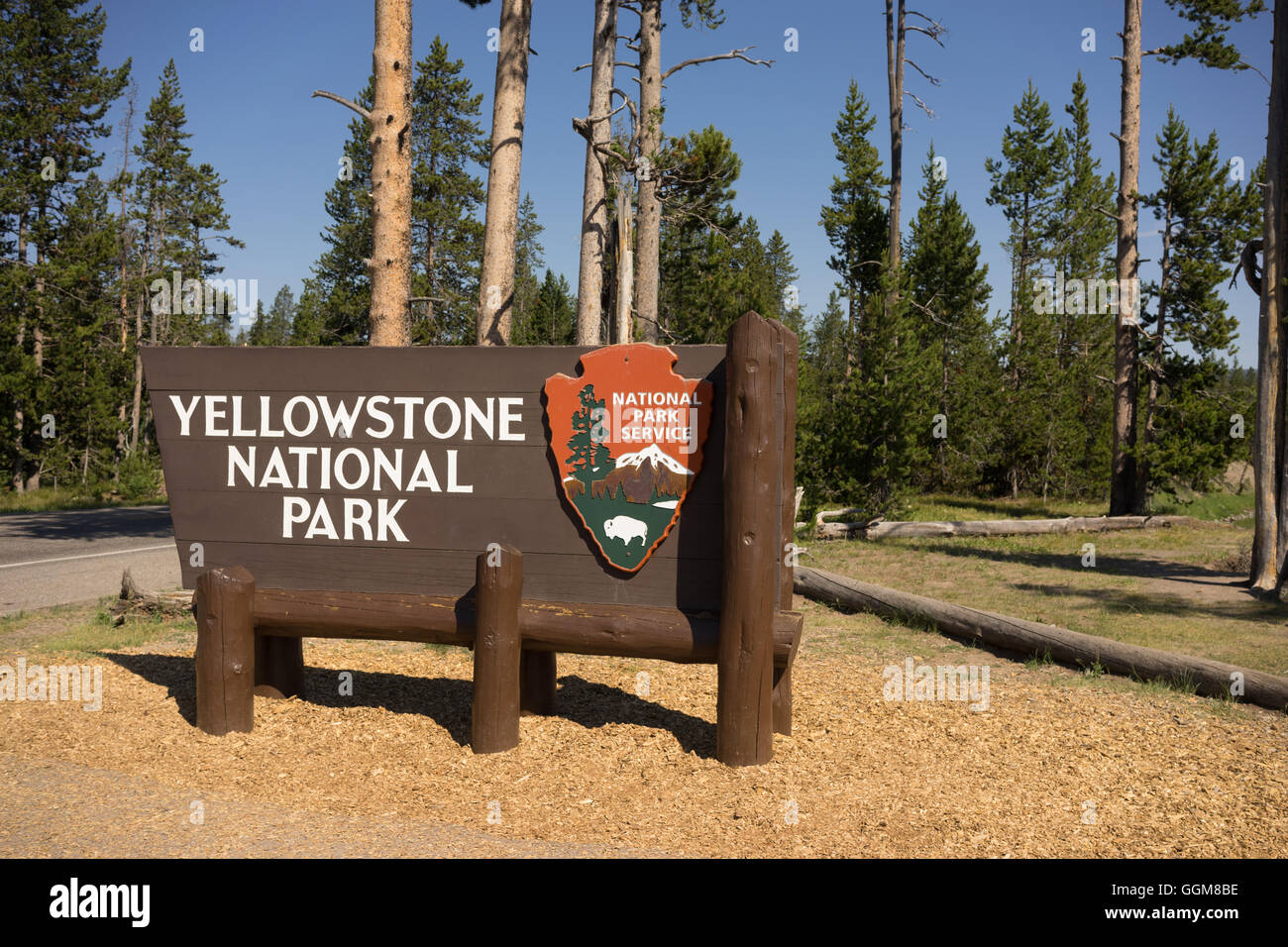 Segno che segna il confine del Parco Nazionale di Yellowstone Foto Stock