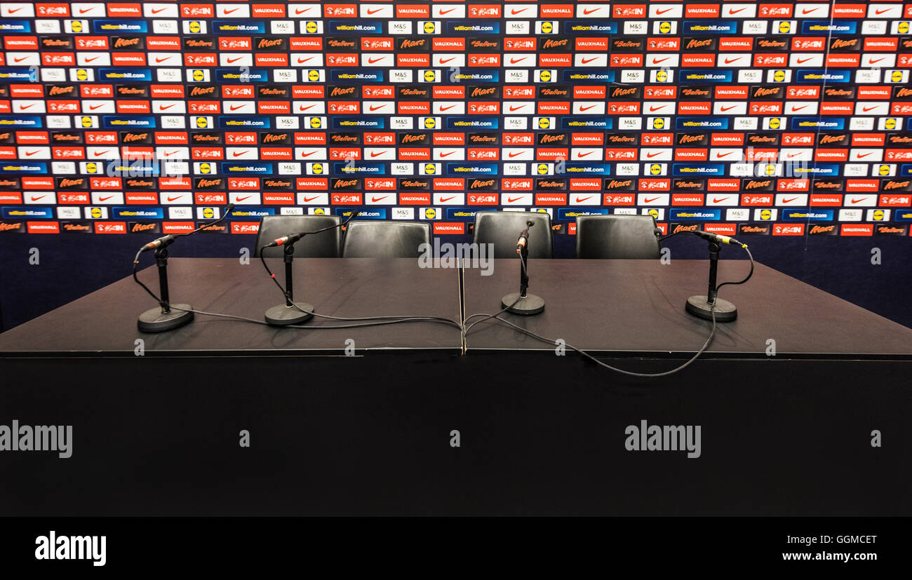 London, Regno Unito - Maggio 2016: In sala stampa a Wembley stadium - national football arena Foto Stock