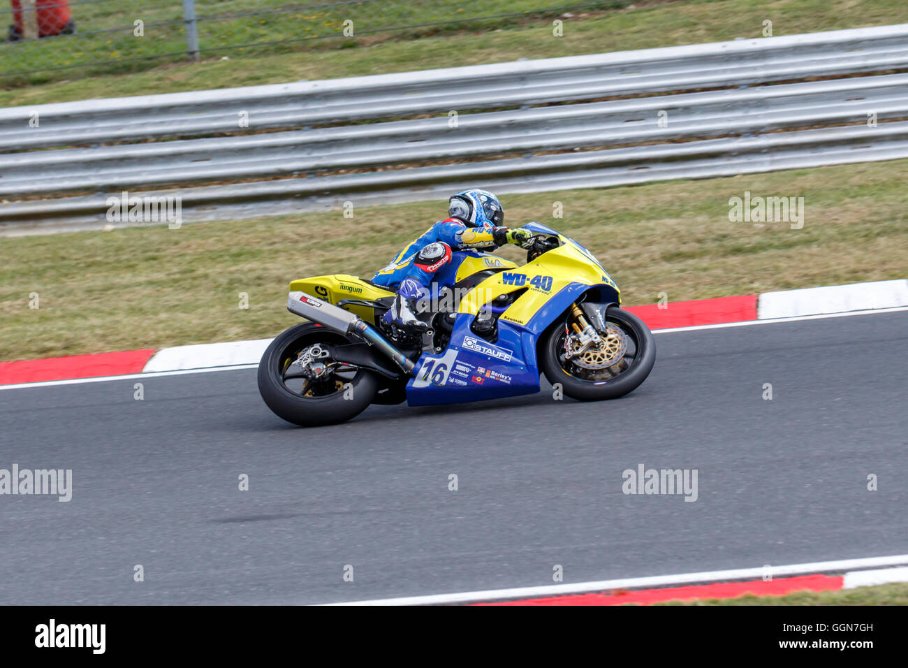 Brands Hatch, UK, 6 agosto 2016. Josh gancio a cavallo di un team WD40 Kawasaki durante il BSB Datatag turno di qualificazione. Rick diacono / Alamy Live News Foto Stock