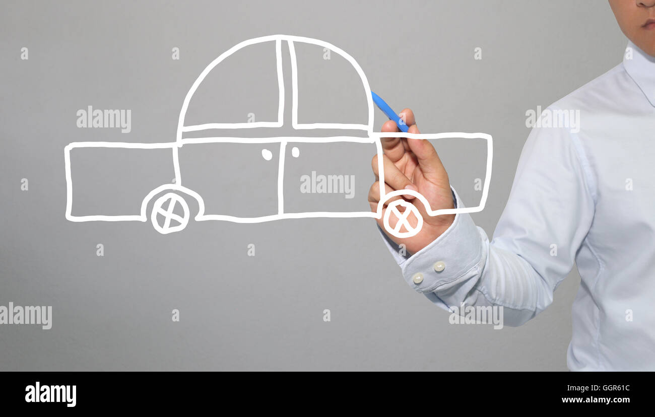 Mano di imprenditore di grafica di disegno a simboli forme geometriche della vettura e del settore automobilistico al concetto di trasporto in business e Foto Stock