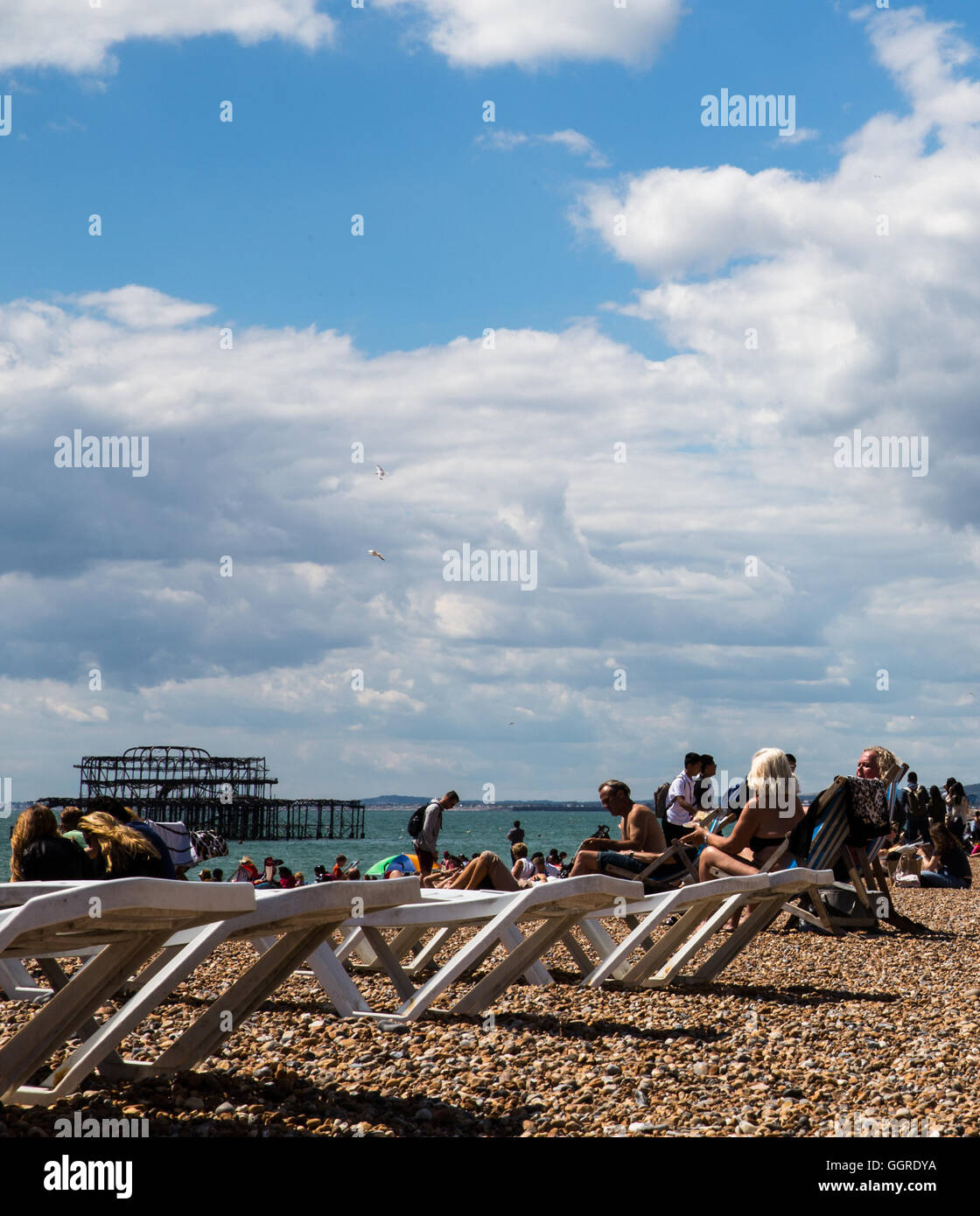 La vita in spiaggia, Brighton, Regno Unito Foto Stock