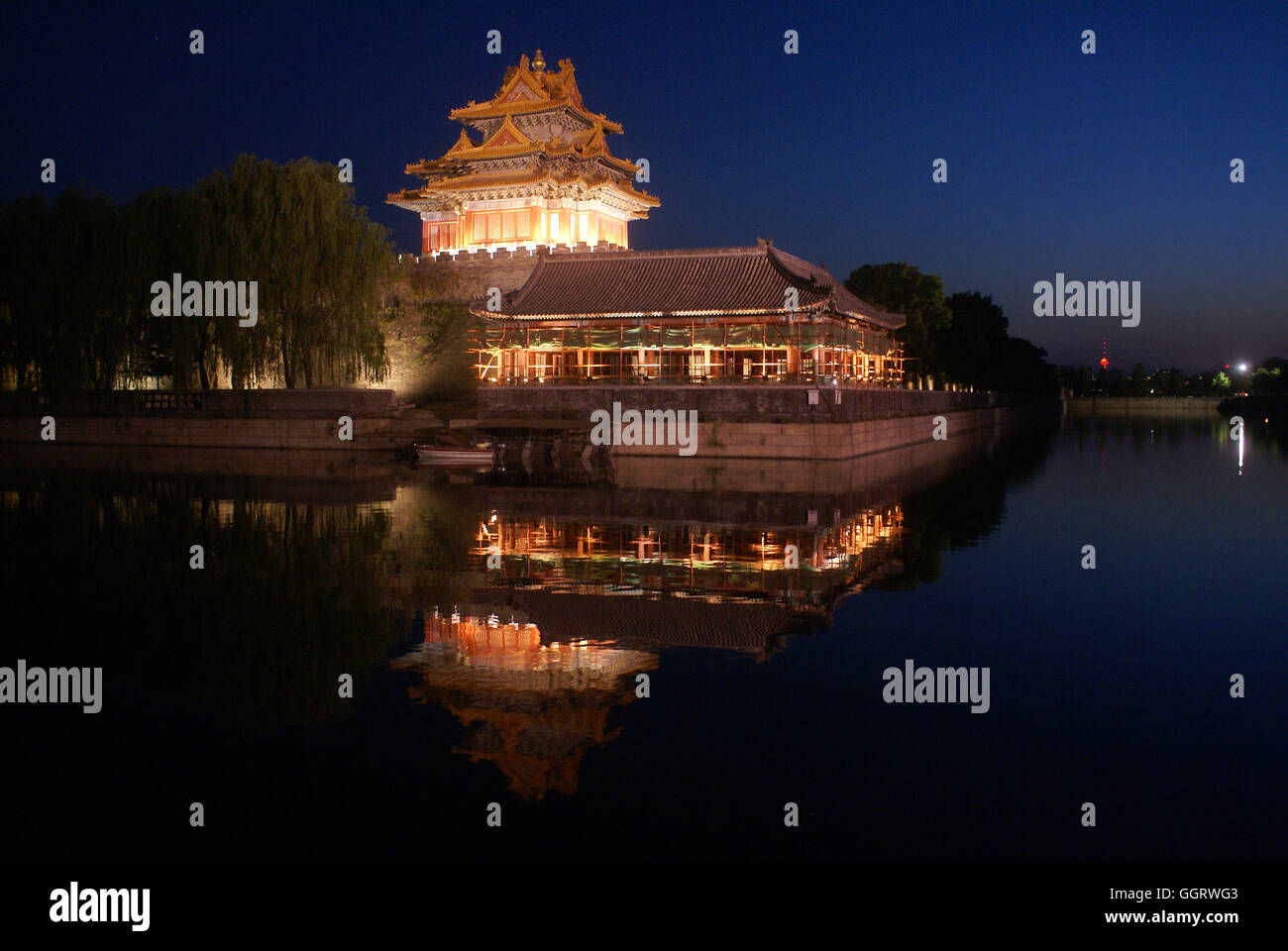 L'angolo nord-ovest torre di avvistamento dell'esterno della cinta muraria della Città Proibita di Pechino - Cina. Foto Stock