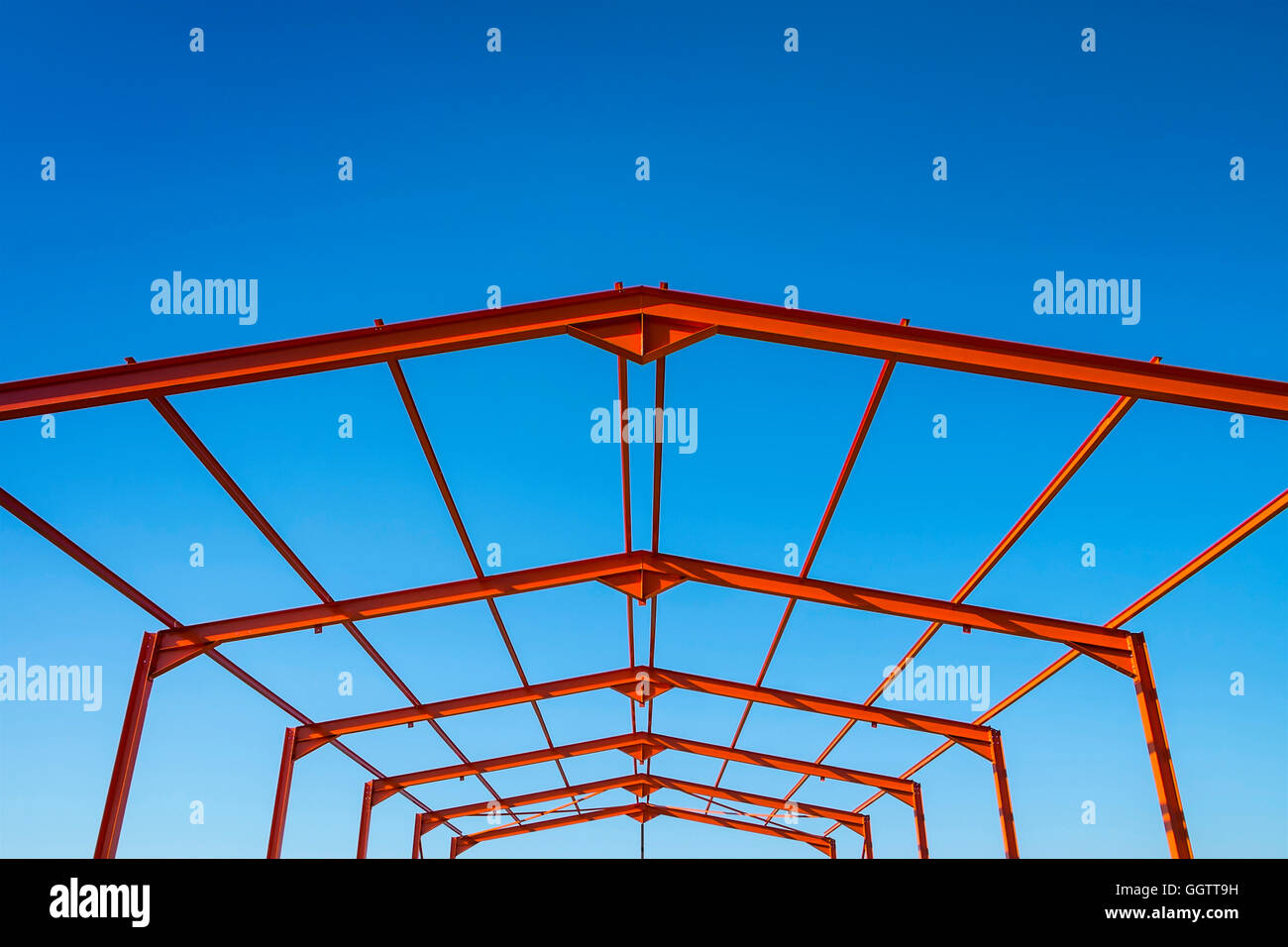 Trave di acciaio quadro di edificio industriale unità - Francia. Foto Stock