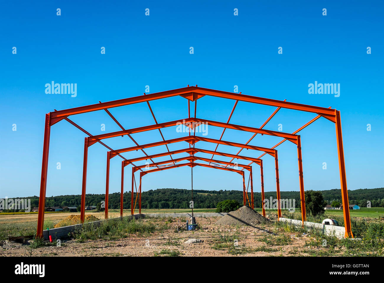 Trave di acciaio quadro di edificio industriale unità - Francia. Foto Stock