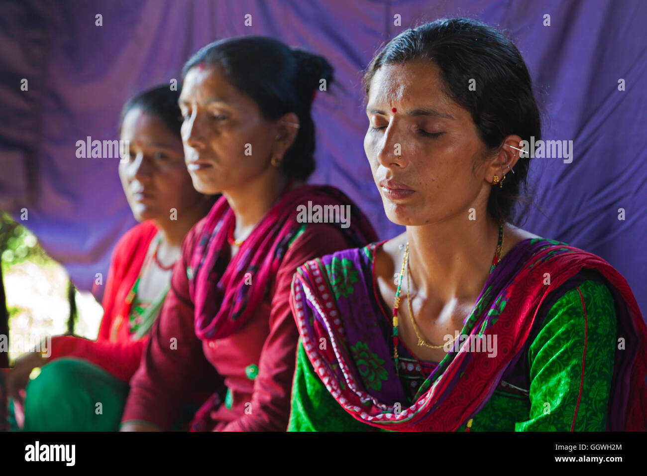 Gratuitamente UNA CLINICA MEDICA ACCUPUNCTURE compresi in un remoto villaggio che serve più di 120 pazienti è stato messo su da la salute e svluppo Foto Stock