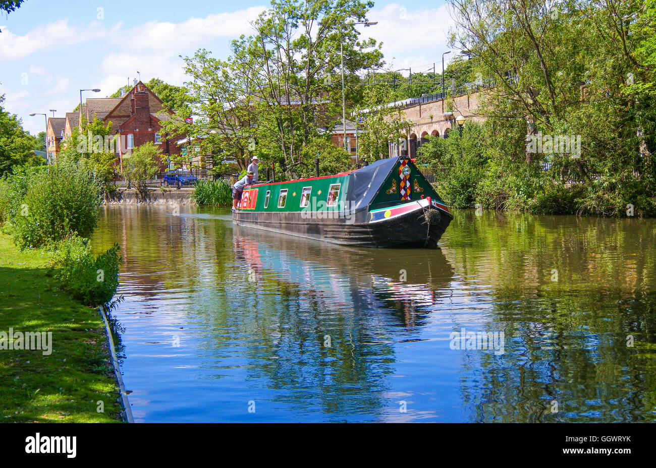 Houseboat su Union Canal - Berkhamsted, borough di Dacorum, Hertfordshire, Regno Unito Foto Stock