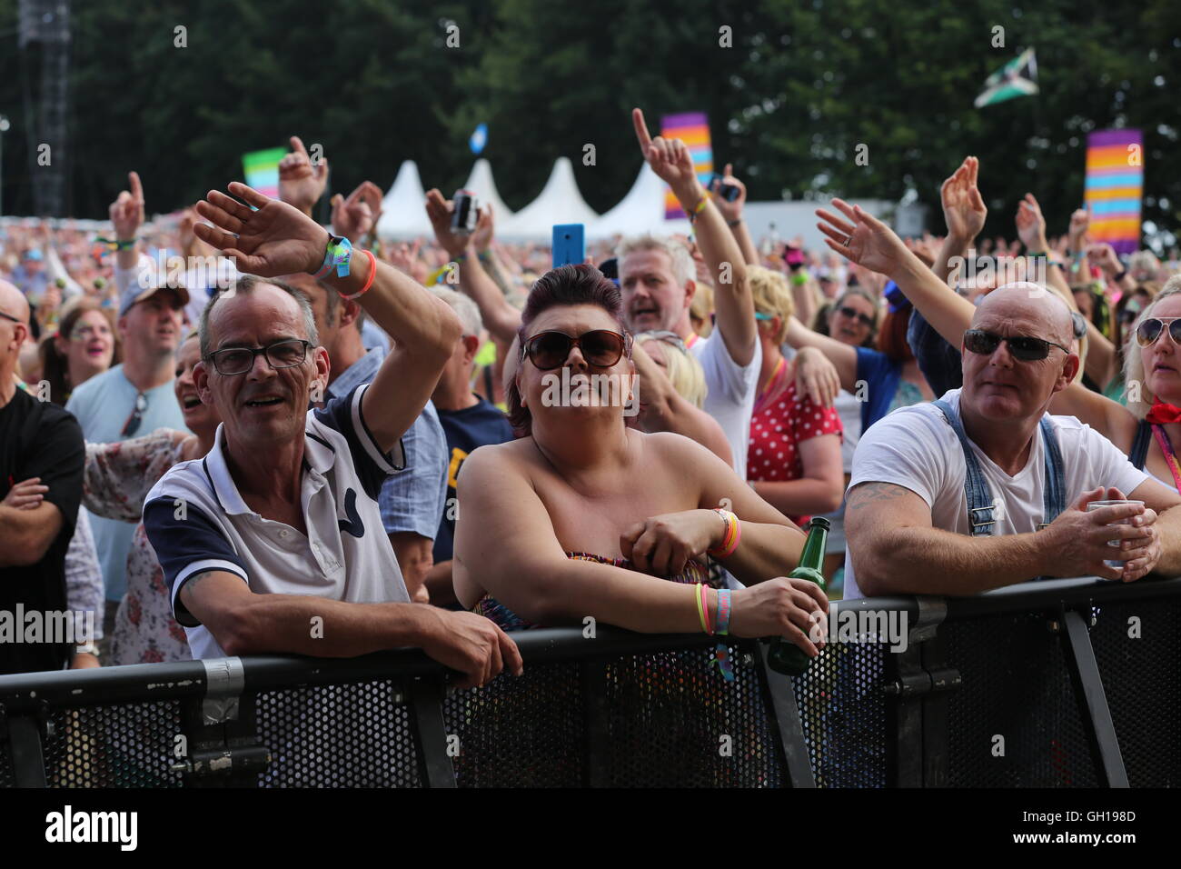 A Siddington, Cheshire, Regno Unito. Il 7 agosto, 2016. Ventole a Festival di riavvolgimento verso nord a Capesthorne Hall, vicino a Macclesfield. Foto Stock