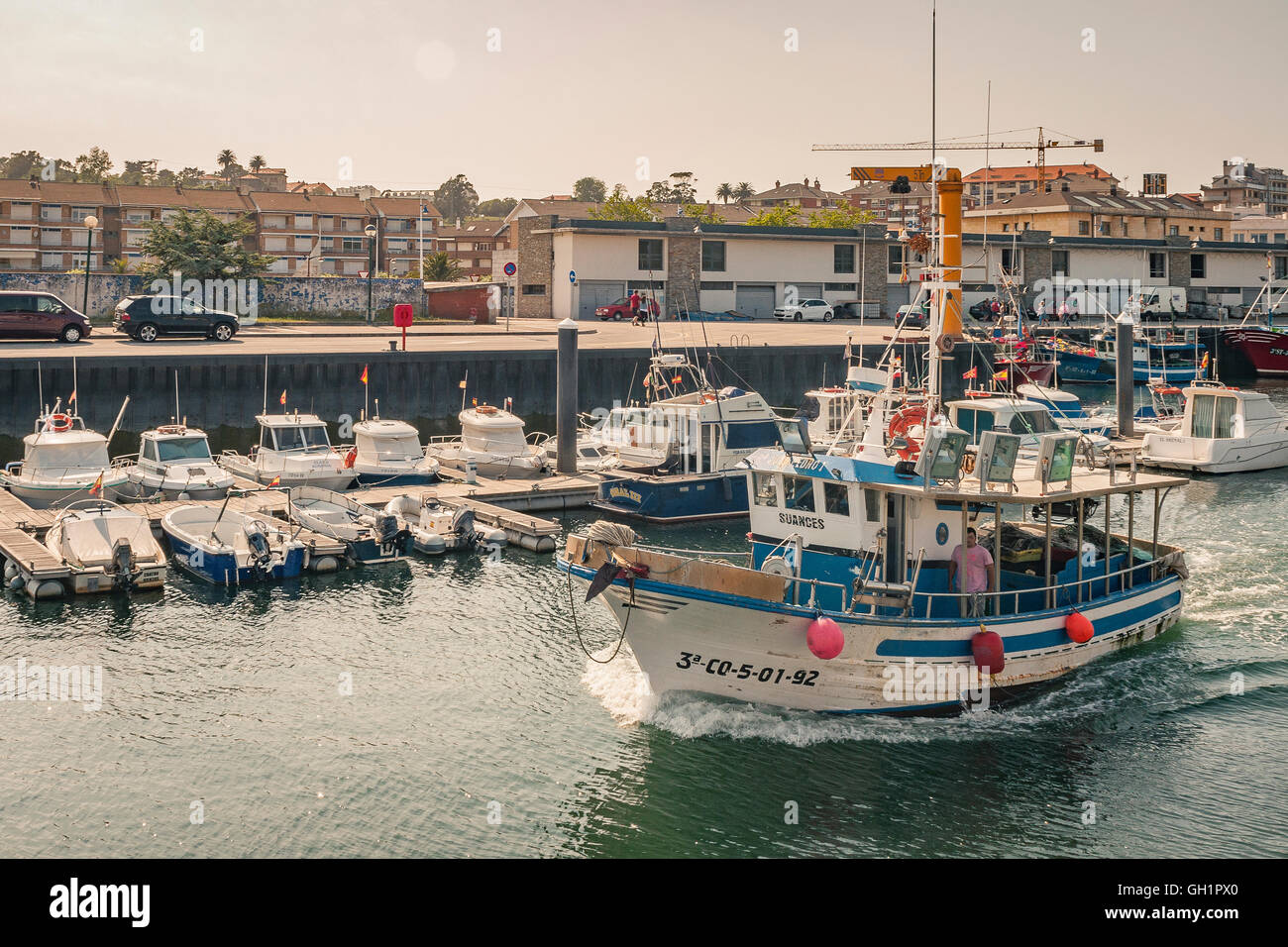 Marina e porto di pesca di Suances Cantabria, SPAGNA Foto Stock