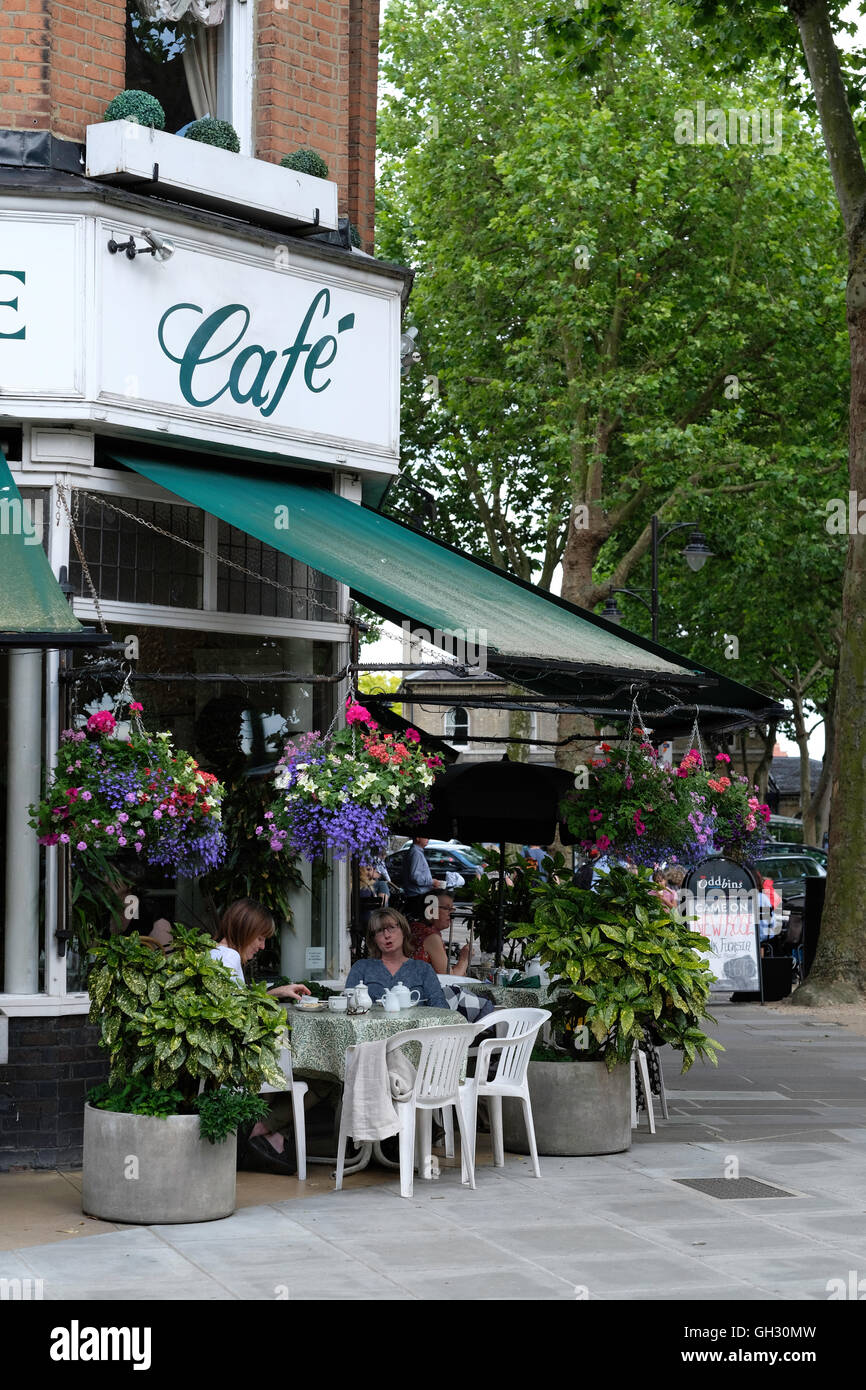 Caffè locale, Kew, Londra, Regno Unito Foto Stock