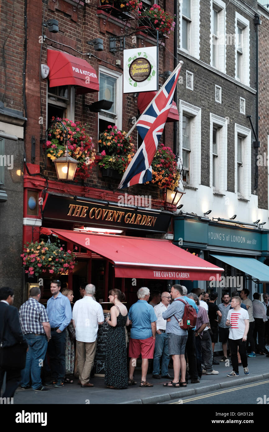 Pub sulla prua Street, Covent Garden, Londra, Regno Unito Foto Stock