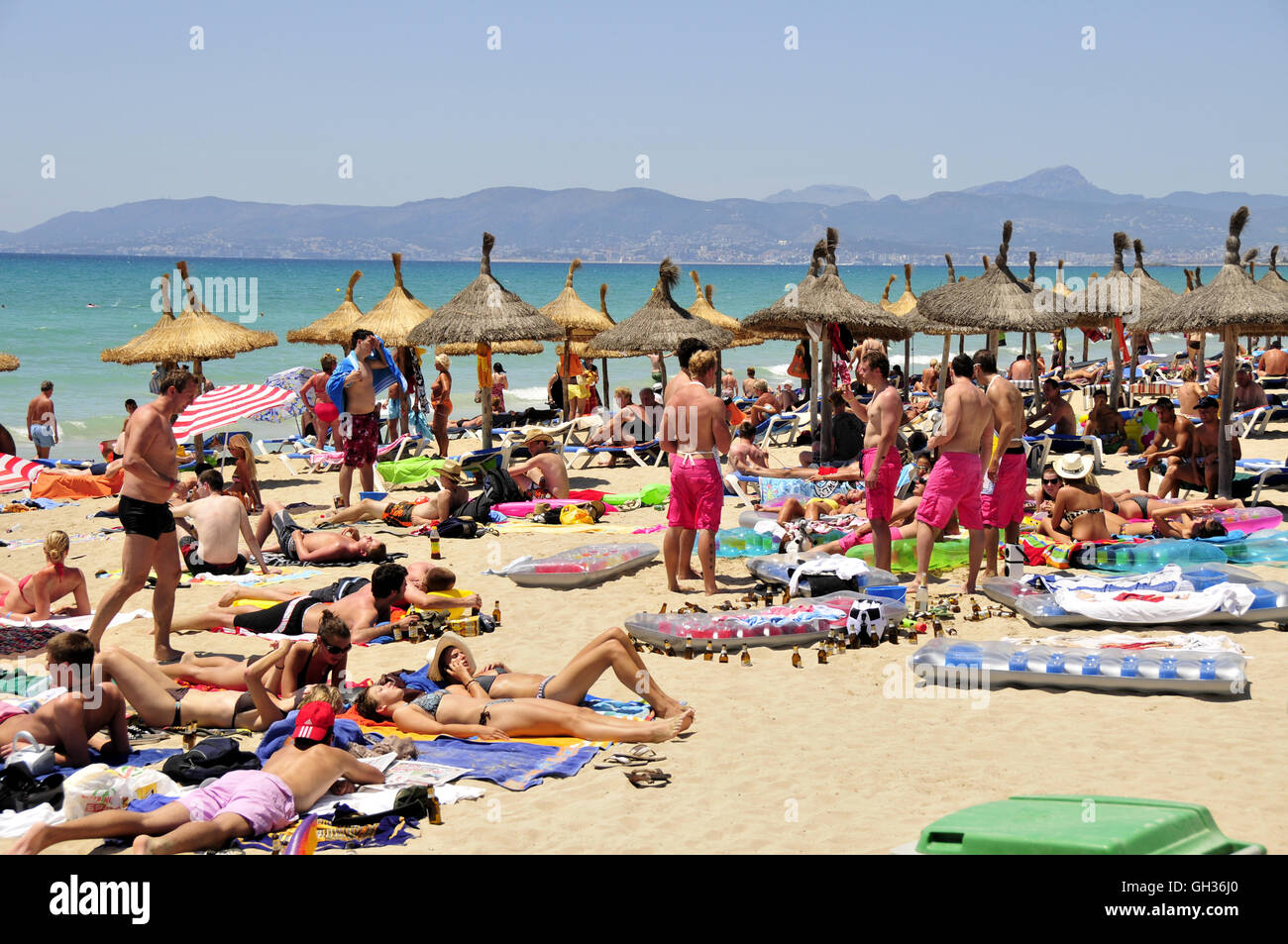 Geografia / viaggi, Spagna, bagnante in El Arenal a la playa de Palma di Maiorca, Baleari, Additional-Rights-Clearance-Info-Not-Available Foto Stock