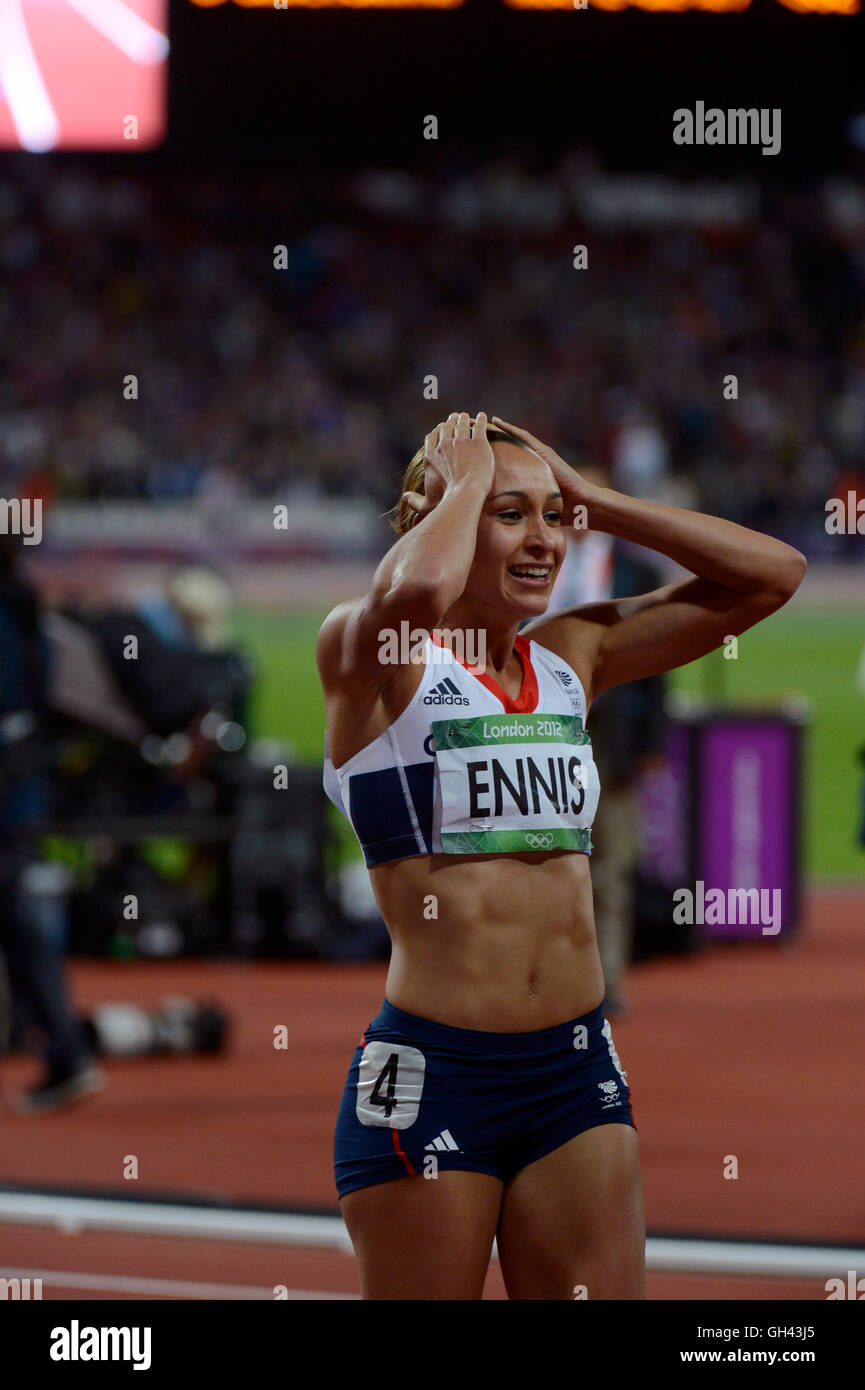 Jessica Ennis della Gran Bretagna dopo aver vinto la medaglia d'oro nel heptathlon durante le Olimpiadi di Londra. Foto Stock