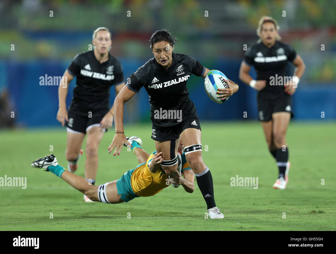 Nuova Zelanda Sarah Goss durante il Rugby Sevens medaglia d oro corrispondono all'Deodoro Stadium il terzo giorno del Rio Giochi Olimpici, Brasile. Foto Stock