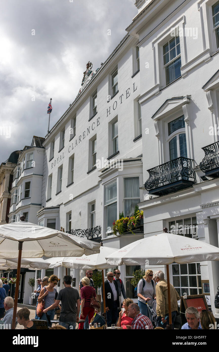 ABode Exeter si erge con orgoglio come ha fatto per 300 anni a Exeter la cattedrale di Green,Royal Clarence Hotel, nel cuore di la Foto Stock