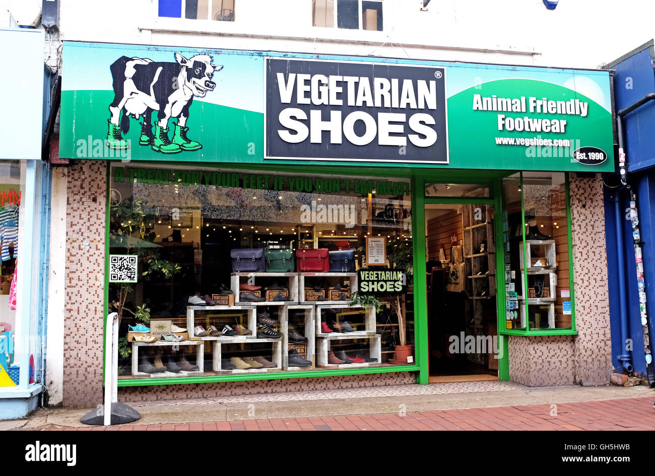 Il negozio di calzature vegetariano a Gardner Street Brighton con IS Nel Nord Laine zona della città UK Foto Stock