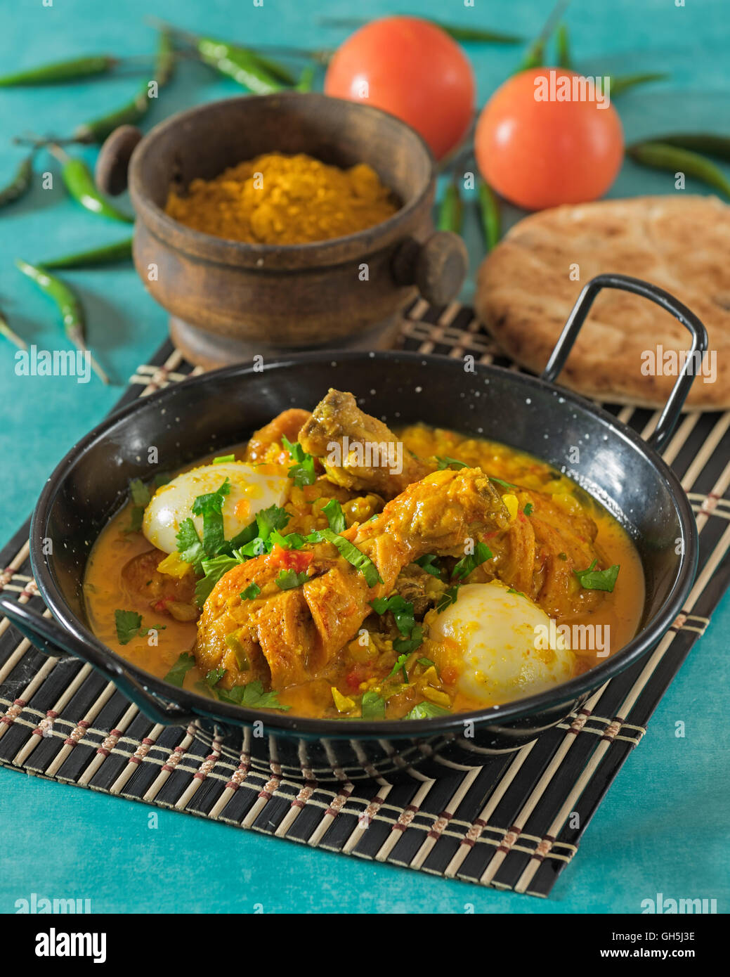 Kuku paka. East African coconut chicken curry Foto Stock