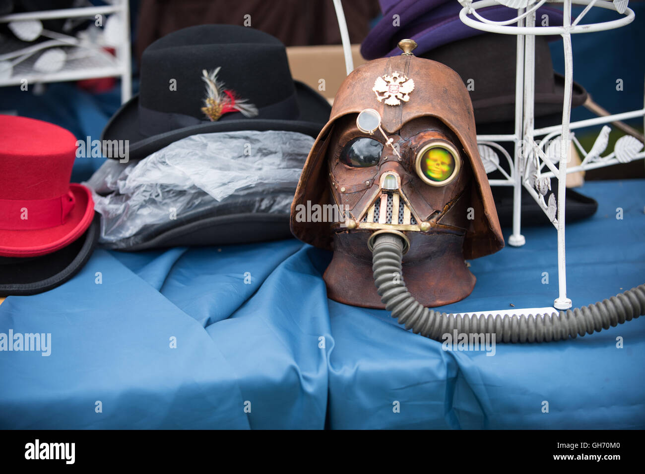 Versione steampunk di Darth Vader casco in vendita sui commercianti stallo a papplewick stazioni di pompaggio steampunk evento Foto Stock