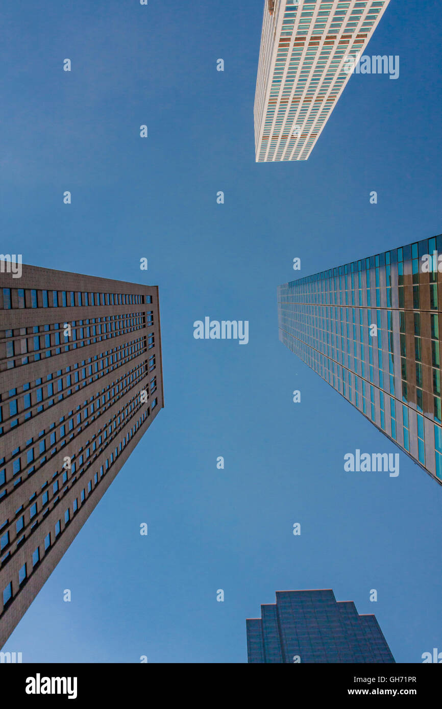 Vista al grattacielo moderno nella città di New York Foto Stock