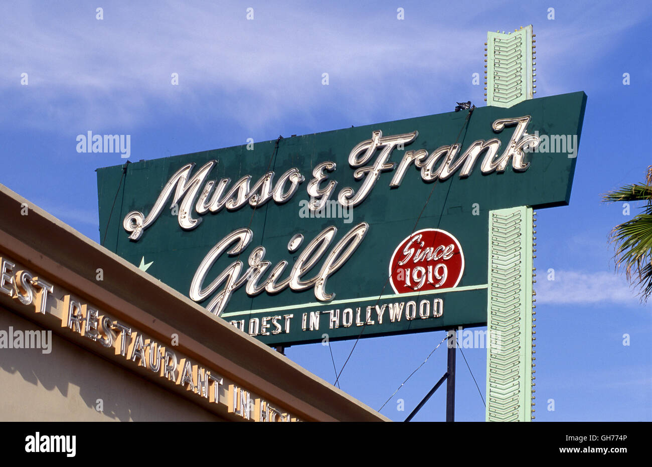 Musso e Frank segno oltre il ristorante su Hollywood Blvd., Los Angeles, CA Foto Stock
