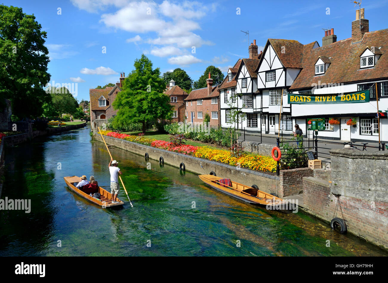 A Canterbury Kent, Regno Unito. Westgate Gardens / Fiume Stour. Punto di partenza turistico per fare gite in barca dal punt Foto Stock