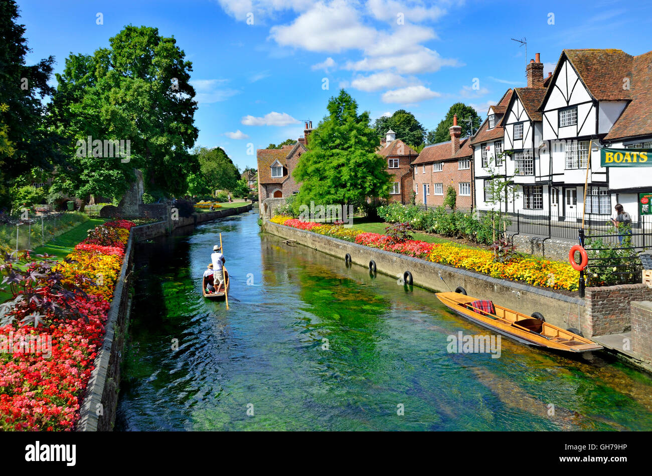 A Canterbury Kent, Regno Unito. Westgate Gardens / Fiume Stour. Punto di partenza turistico per fare gite in barca dal punt Foto Stock