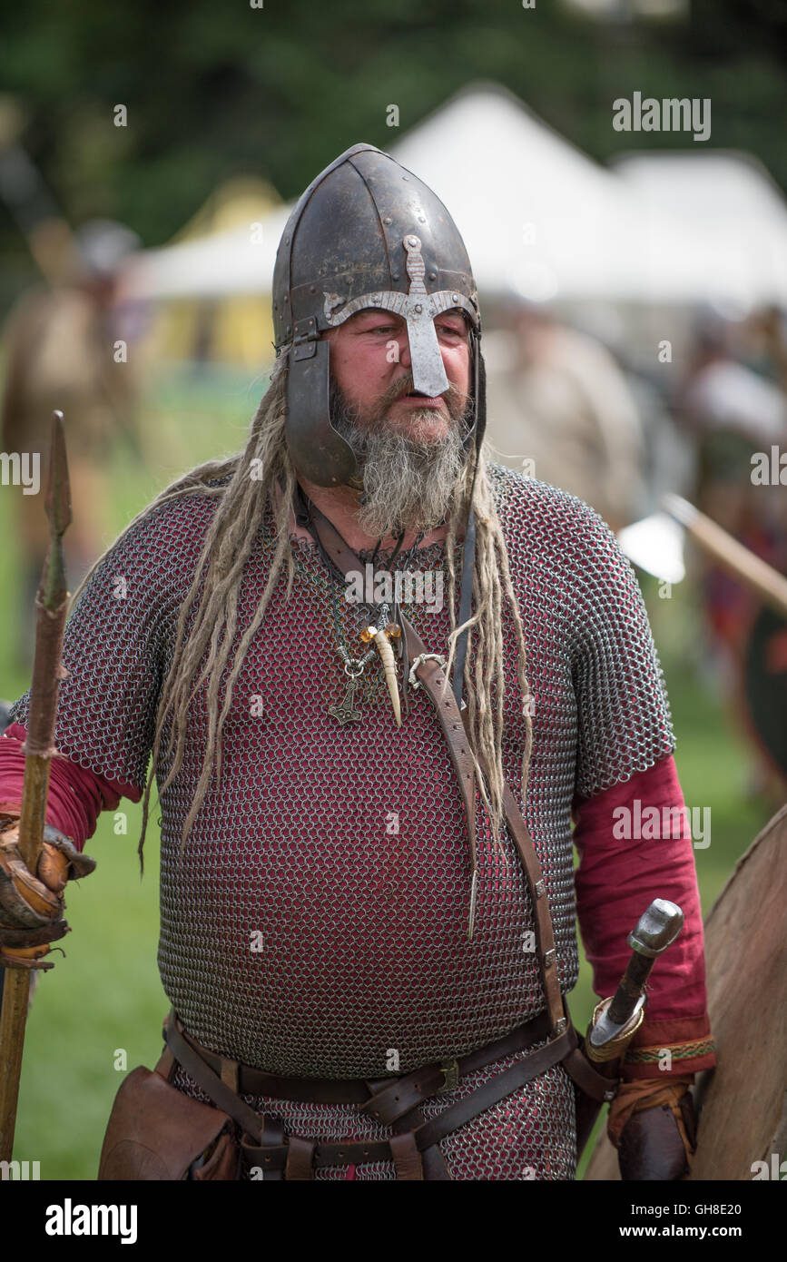 Viking battaglia rievocazione. gruppo leader Foto Stock