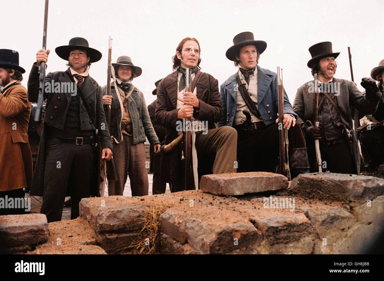 ALAMO - DER TRAUM, DAS SCHICKSAL, DIE LEGENDE / Alamo USA 2004 / John Lee Hancock Green Jameson (THOMAS JOEL DAVIDSON, li.), David Crockett (Billy Bob Thornton, mi.), Lt. Col. William Barret Travis (Patrick Wilson, 2.v.re.) und Micajah Autry (KEVIN PAGINA, weit re.) Regie: John Lee Hancock aka. La Alamo Foto Stock